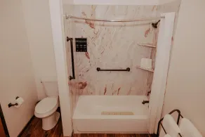 Southwest Inn at Sedona - Bathroom