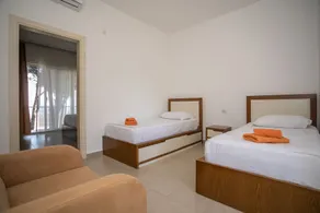 KOMPLEKSI ROYAL - Room