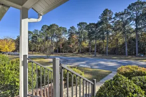Modern Townhome w/ Deck & Golf Course Views! - Interior