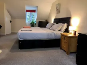 Entire 4 Bed Townhouse - Zimmer