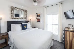 Queen Vic Guest House - Room