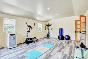 17463 County Rd 18 - Room