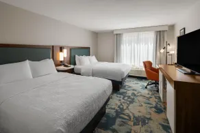 Hampton Inn & Suites Bremerton - Room