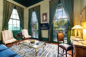 The Mansion on Royal - Hall