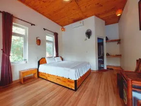 Ninh Binh Mountain Side Homestay & Cafe - Room