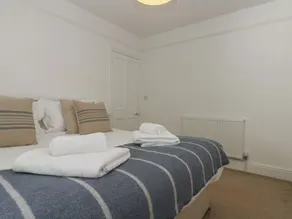 21 Passage Street - Room