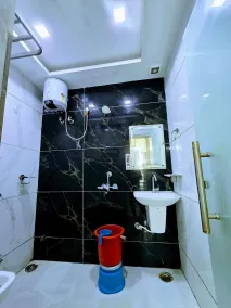 Hotel Aarav Grand - Bathroom