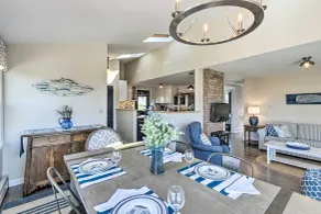 Westbrook Home w/ Ocean Views - Walk to Beach - Innvendig