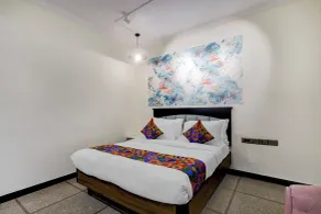 FabHotel Kences Inn - Zimmer