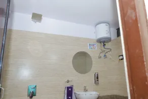 RAJ BHOJ RESTAURANT & HOTAL - Baño