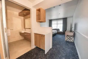 Logan Village Hotel Suites - Bathroom
