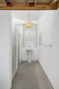 Blue Serenity Hotel - Bathroom