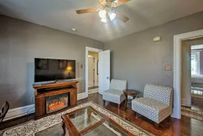 1 Mi to Reading Pagoda: Cozy Apt w/ Patio Access! - Interiör