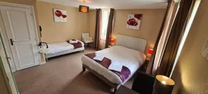 Logis Hôtel Le Bretagne - Værelse