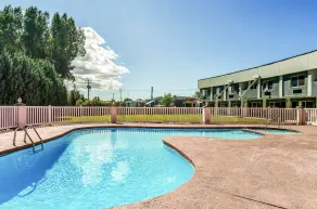 Quality Inn Buffalo - Pool