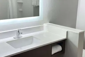 La Quinta Inn & Suites by Wyndham Jackson-Cape Girardeau - Salle de bain