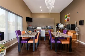 Baymont by Wyndham Liberty MO - Restaurant