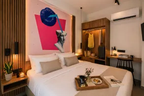 The Q Hotel - Room