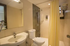 Langford Keys by TGI - Bathroom