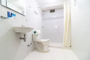 Ayenda Oporto Suites - Bathroom