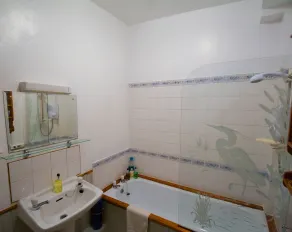 Lea House Bed and Breakfast - Bathroom