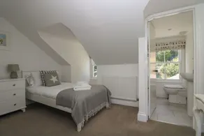 21 Passage Street - Room