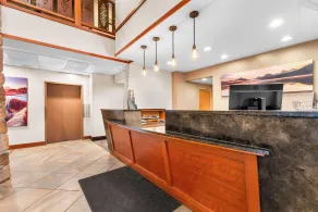 Best Western Rocky Mountain Lodge - Recepção