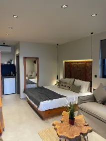 MOLA PAPAYA STUDIOS - Room