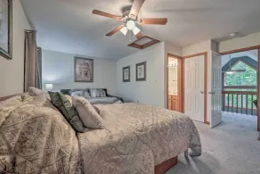 Pocono Lake Home w/ Game Room, Fire Pit & Hot Tub - Zimmer