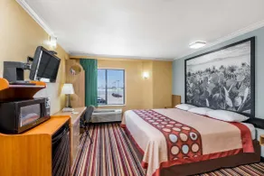 Super 8 by Wyndham Midland - Chambre