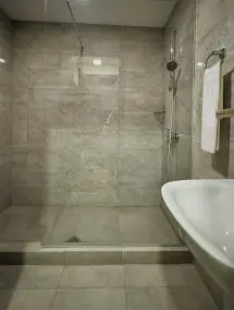 Reikartz City Tbilisi Hotel - Badezimmer