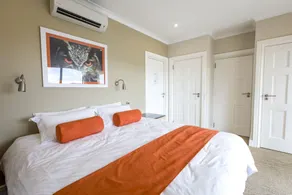 Orange Inn Knysna - Room