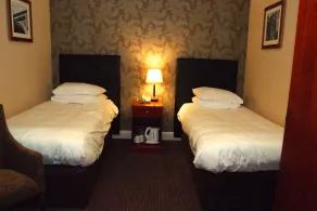 Manor Hotel by Greene King Inns - Habitación