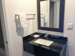 Motel 6-San Bernardino, CA - Downtown - Salle de bain