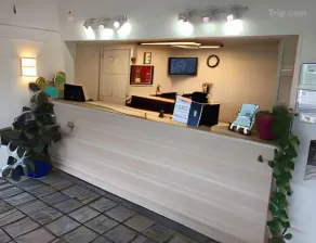 Hilliard Motor Lodge - Lobby