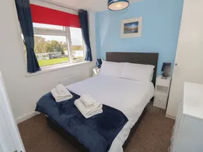 Culver View - Chalet 129 Sandown Bay Holiday Centre - Room