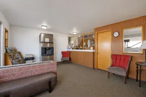 First Inn By OYO Quinter Hwy 70 - Reception