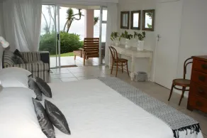 The Pink Lodge on The Beach - Room