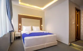 Privilege Suites by Central Park - Room