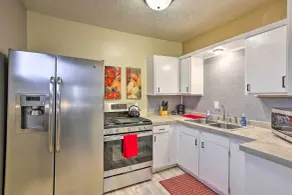 Council Bluffs Cottage: Proximity to Parks! - Interiör