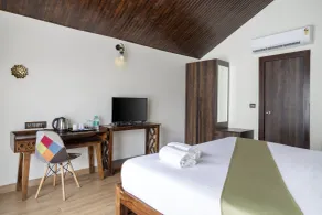 Stone Wood Premier Gokarna - Room