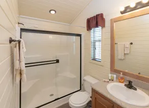Austin Lone Star RV Resort - Bathroom
