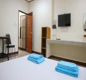 Capital O 75521 Sang Siri Apartment - Rom