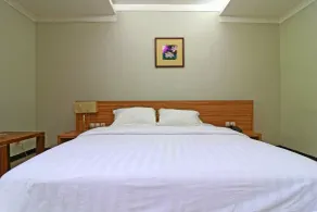 Hotel Sampaga - Room