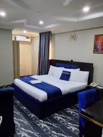 Mountaintop Hotel - Chambre