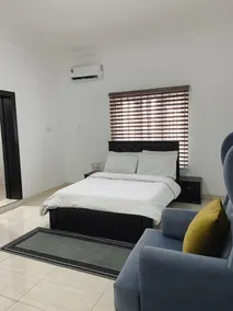Green Court Apartments and Suites Lekki - Zimmer