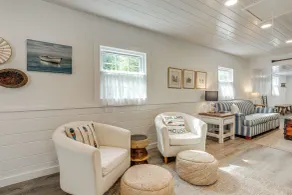 Dock, Deck & Fire Pit! Chautauqua Lake Retreat - Innenbereich