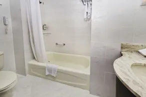 City Garden Hotel Makati - Badeværelse