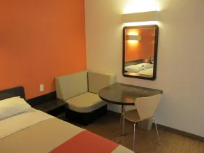 Motel 6-Anaheim, CA - Chambre