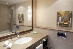 Holiday Inn Almaty by IHG - Bathroom